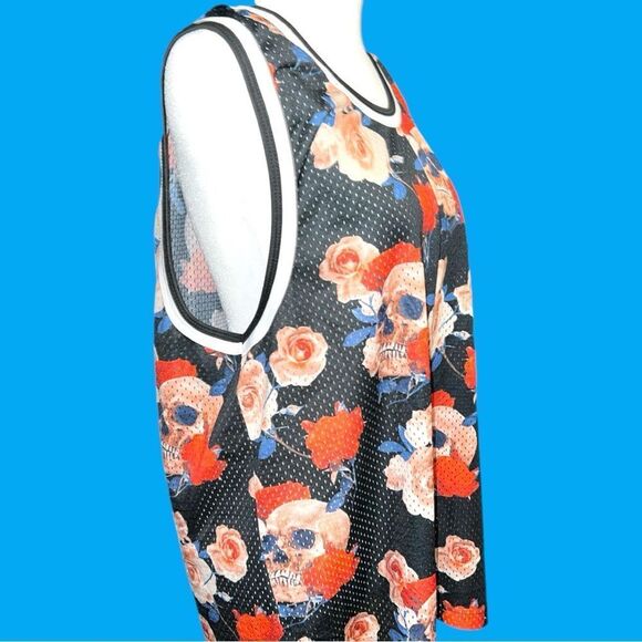 No boundaries cute black tank with skulls and roses - Picture 5 of 8